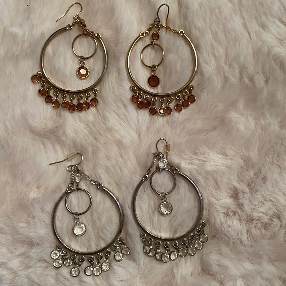 💥 $10 or 3 for $15💥 2 sets of metal and faux diamond and topaz earrings.